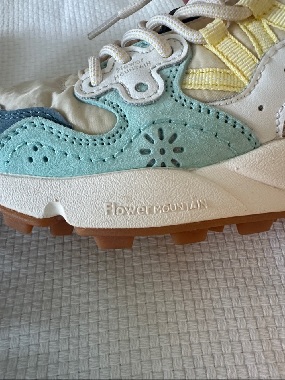 Women’s Flower Mountain Hiking Shoes - Picture 3 of 9